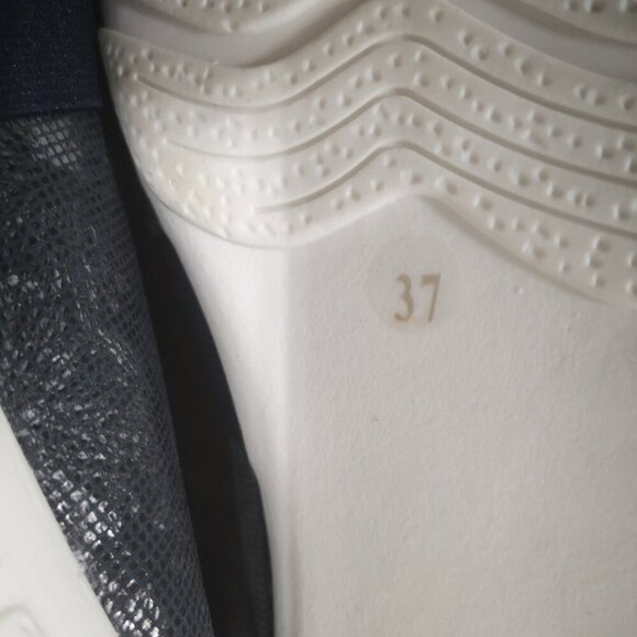 SL Design Ladies Size 37 Navy with White Sole Lightweight Slip On Flats - Picture 6 of 7
